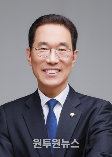 더불어민주당 김주영 국회의원(경기 김포시갑, 국회 기후에너지환경노동위원회 간사)