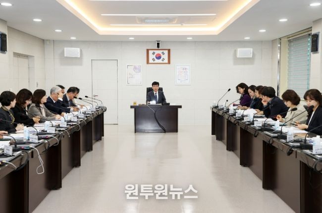 윤건영 교육감, 지역사회 잇는 직속기관 소통간담회 개최