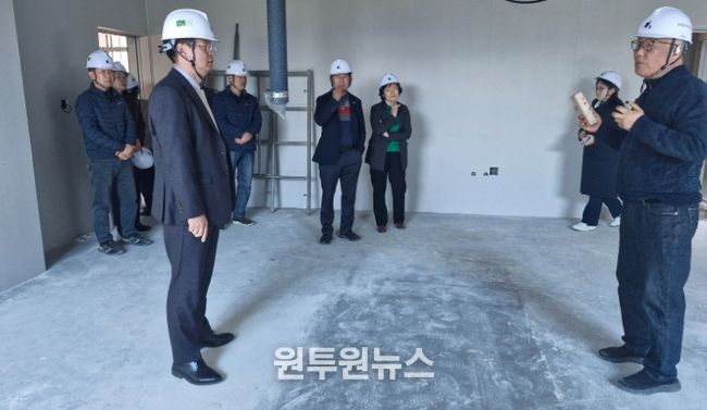 1. 김양섭 천안시농업기술센터 소장이 천안지역농업인과의 간담회를 진행하고 있다.