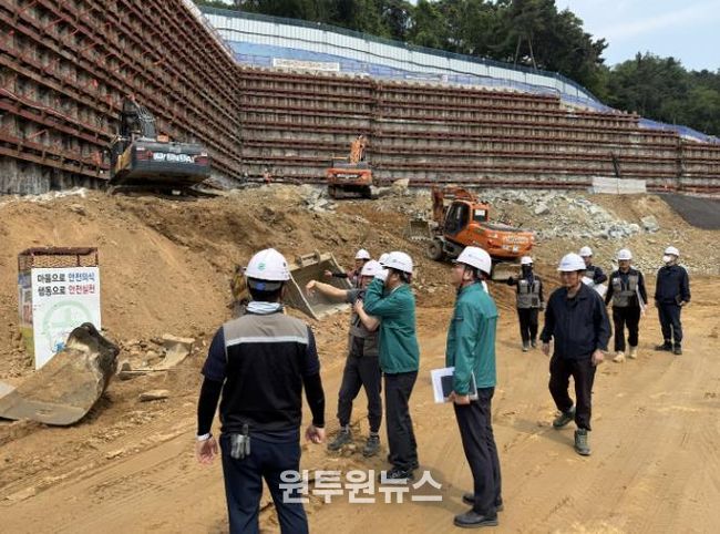 공사장 현장 점검 사진