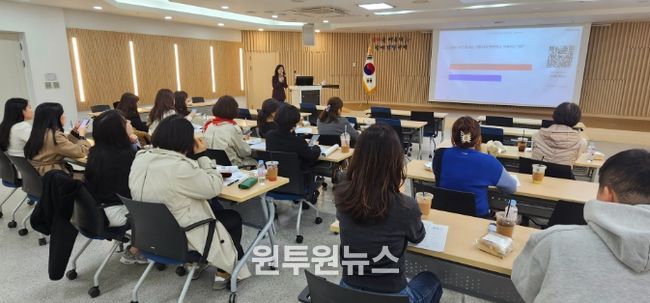 학교로 찾아가 상담 사례 공유, 상담 실행 모델링 제시 등 컨설팅