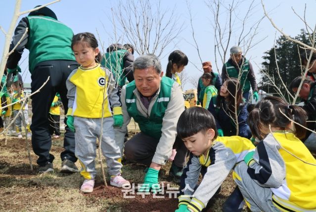 어린이‘꿈트리 나무심기’