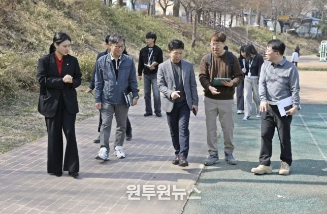 수원시 권선구, ”서호천 산책로, 더 밝고 안전하게!“ 서호천 산책로 현장 점검