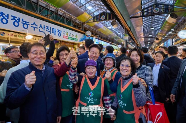 제주 동문시장 방문(청와대)